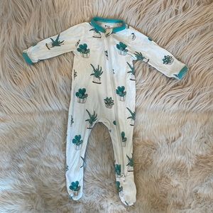 Kyte Baby 0-3 mons zippered footie in succulent